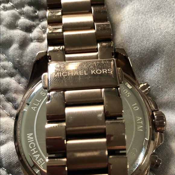 Michael Kors watch slightly used, no tags - Picture 2 of 4